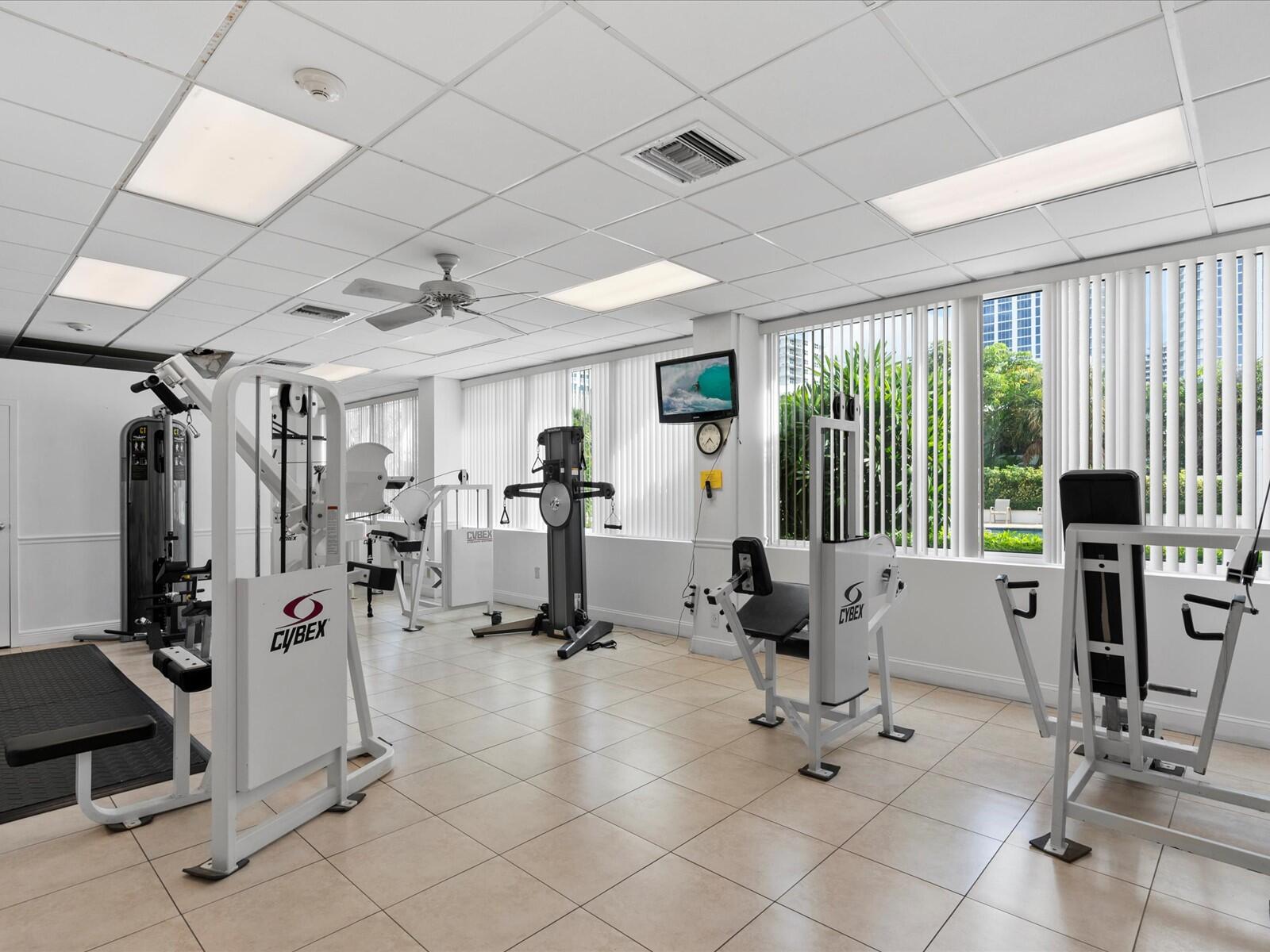 336 North Birch Road, Unit PHI Fort Lauderdale, FL 33304 - Photo 33 of 63 a view of a room with gym equipment