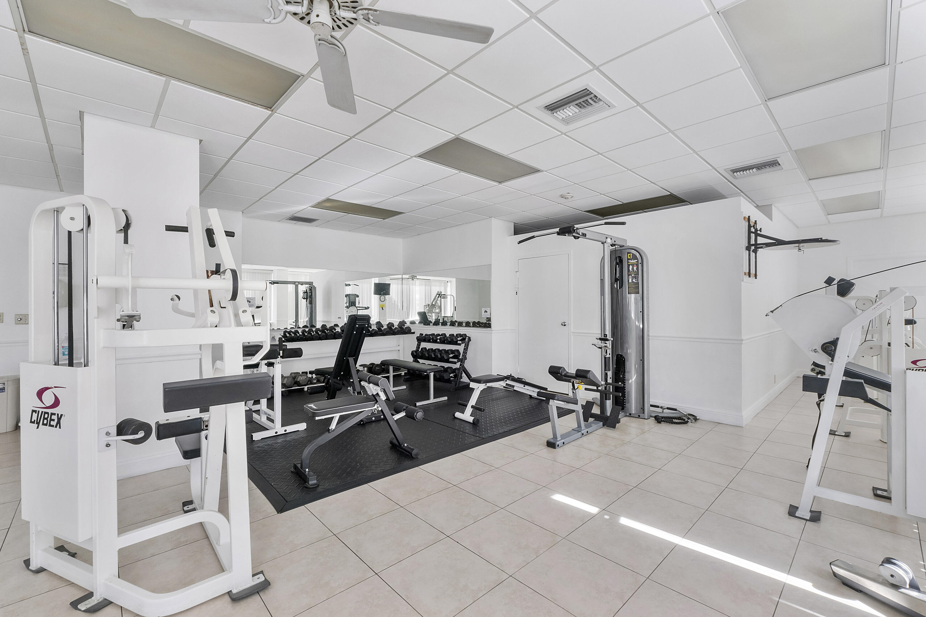336 North Birch Road, Unit PHI Fort Lauderdale, FL 33304 - Photo 60 of 63 a view of a room with gym equipment