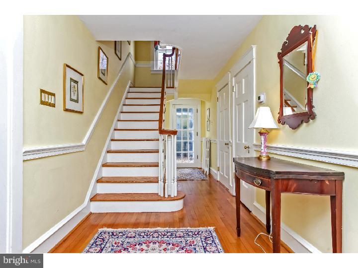 26 Fariston Road Wayne, PA 19087 - Photo 2 of 22 Foyer