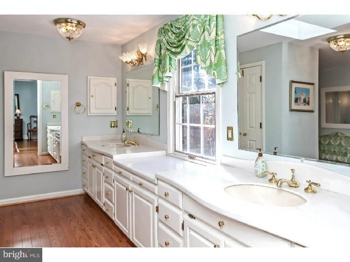26 Fariston Road Wayne, PA 19087 - Photo 12 of 22 Master Bathroom