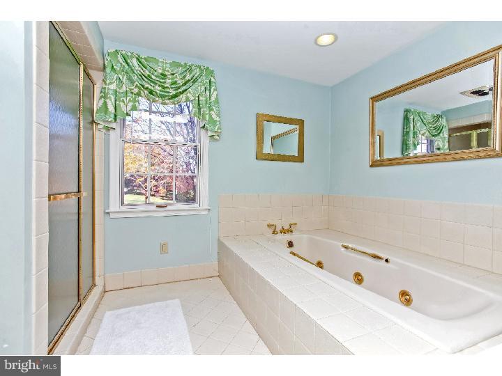 26 Fariston Road Wayne, PA 19087 - Photo 13 of 22 Master Bathroom