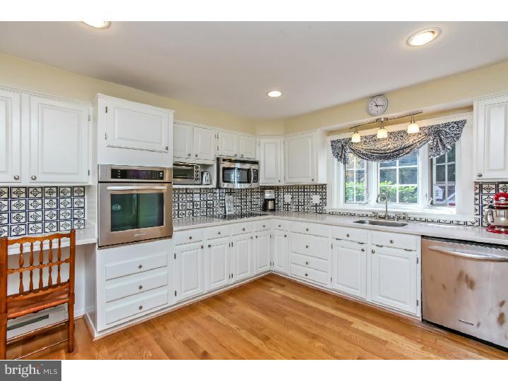 26 Fariston Road Wayne, PA 19087 - Photo 5 of 22 Kitchen