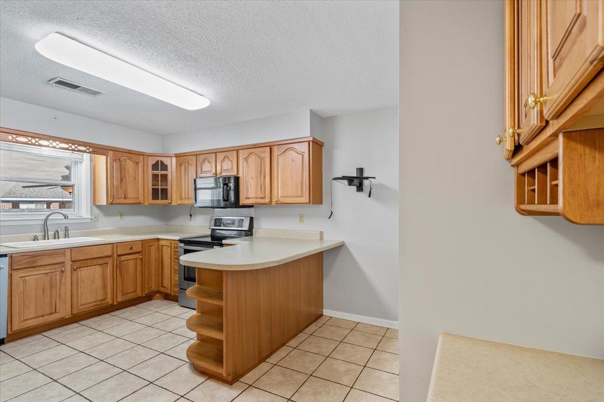 7504 Apple Valley Road Germantown, TN 38138 - Photo 15 of 38