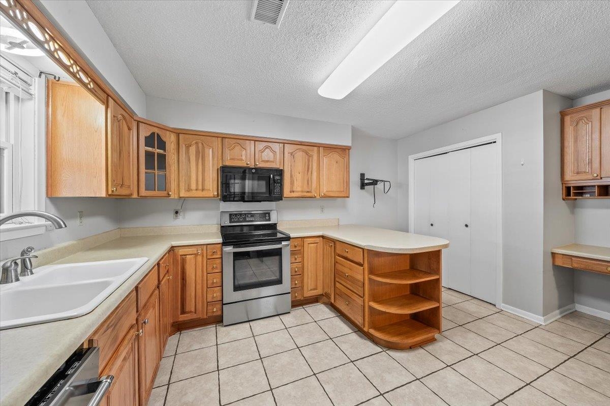 7504 Apple Valley Road Germantown, TN 38138 - Photo 19 of 38