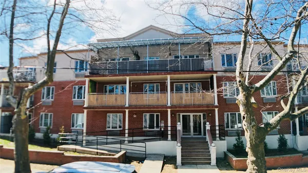 $685,000 | 64-34 Grand Central Parkway, Unit 3D | Forest Hills