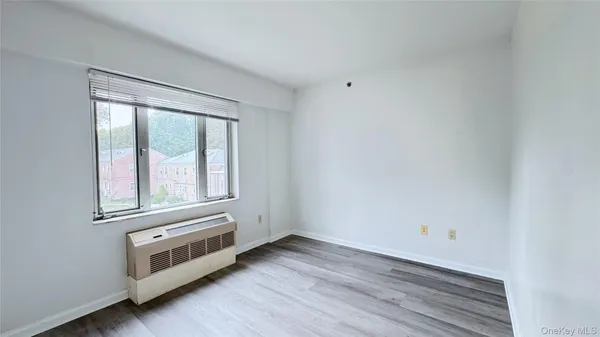 $685,000 | 64-34 Grand Central Parkway, Unit 3D | Forest Hills