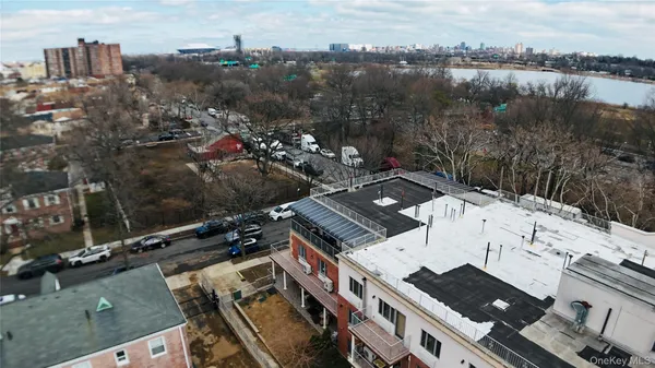 $685,000 | 64-34 Grand Central Parkway, Unit 3D | Forest Hills