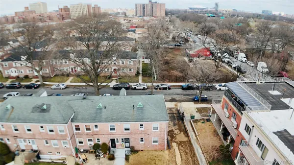 $685,000 | 64-34 Grand Central Parkway, Unit 3D | Forest Hills