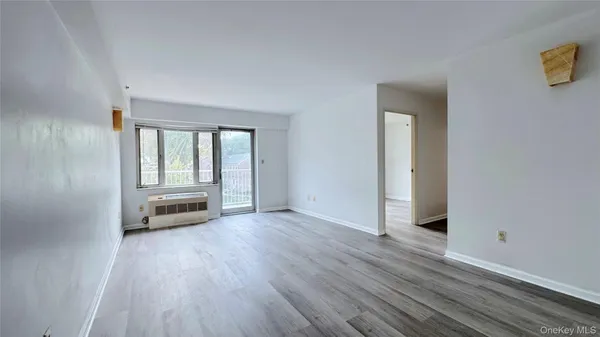 $685,000 | 64-34 Grand Central Parkway, Unit 3D | Forest Hills