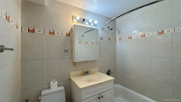 $685,000 | 64-34 Grand Central Parkway, Unit 3D | Forest Hills