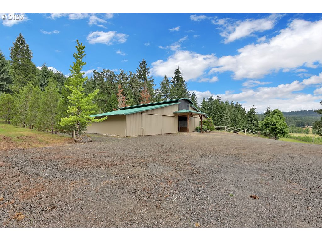 30898 Camas Swale Road Creswell, OR 97426 - Photo 41 of 48 Barn