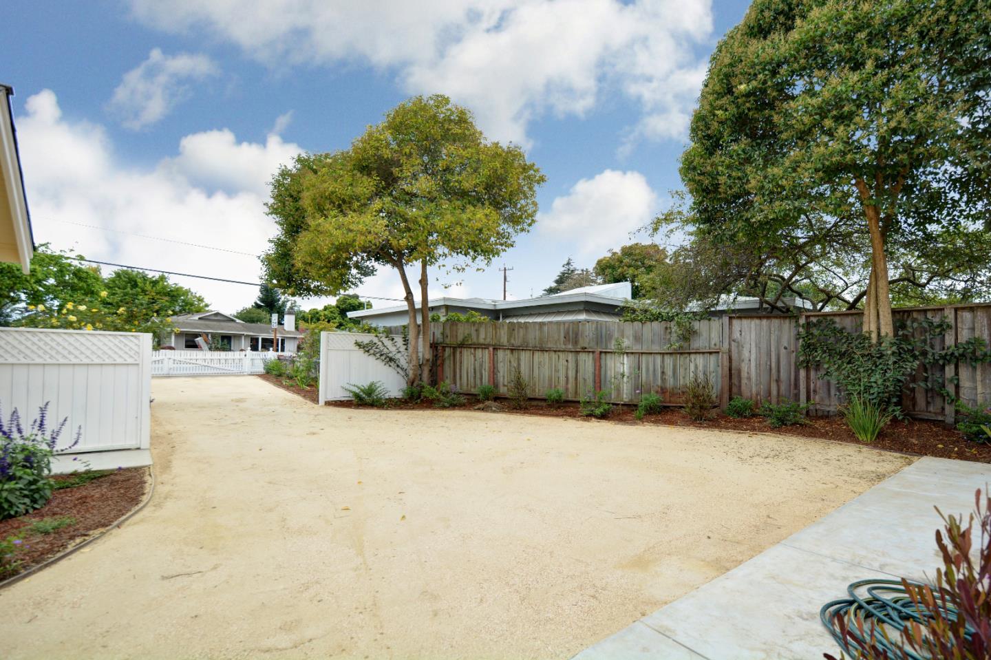 104 Calabasas Road Watsonville, CA 95076 - Photo 8 of 25 Gallery Image 8
