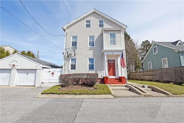 $1,300 | 50 Reynolds Street, Unit 3, East Providence, RI 02914