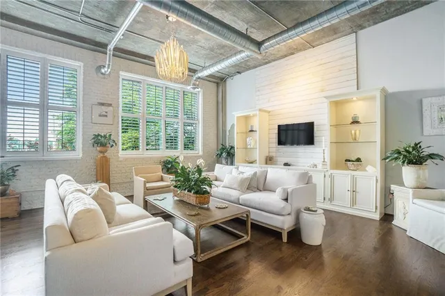 $332,900 | 3235 Roswell Road Northeast, Unit 402, Atlanta, GA 30305