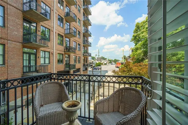 $332,900 | 3235 Roswell Road Northeast, Unit 402, Atlanta, GA 30305