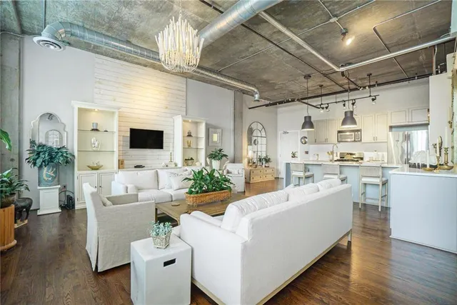 $332,900 | 3235 Roswell Road Northeast, Unit 402, Atlanta, GA 30305