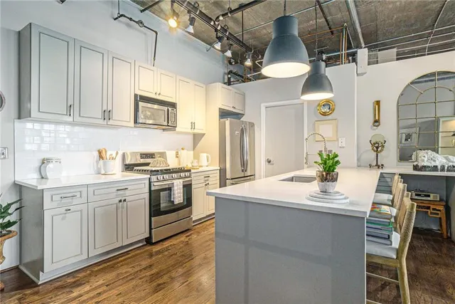 $332,900 | 3235 Roswell Road Northeast, Unit 402, Atlanta, GA 30305