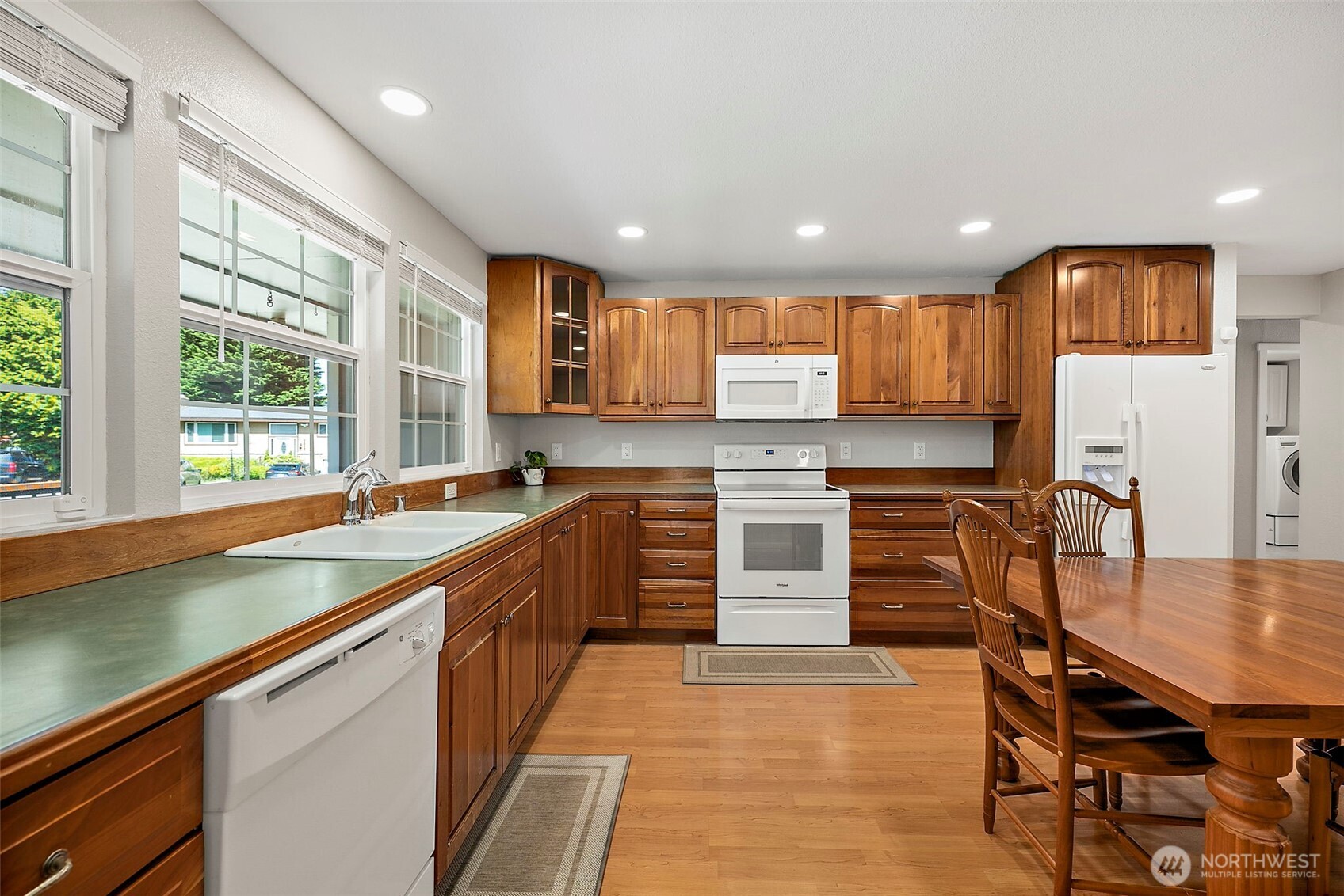 30022 6th Avenue Southwest Federal Way, WA 98023 - Photo 13 of 40