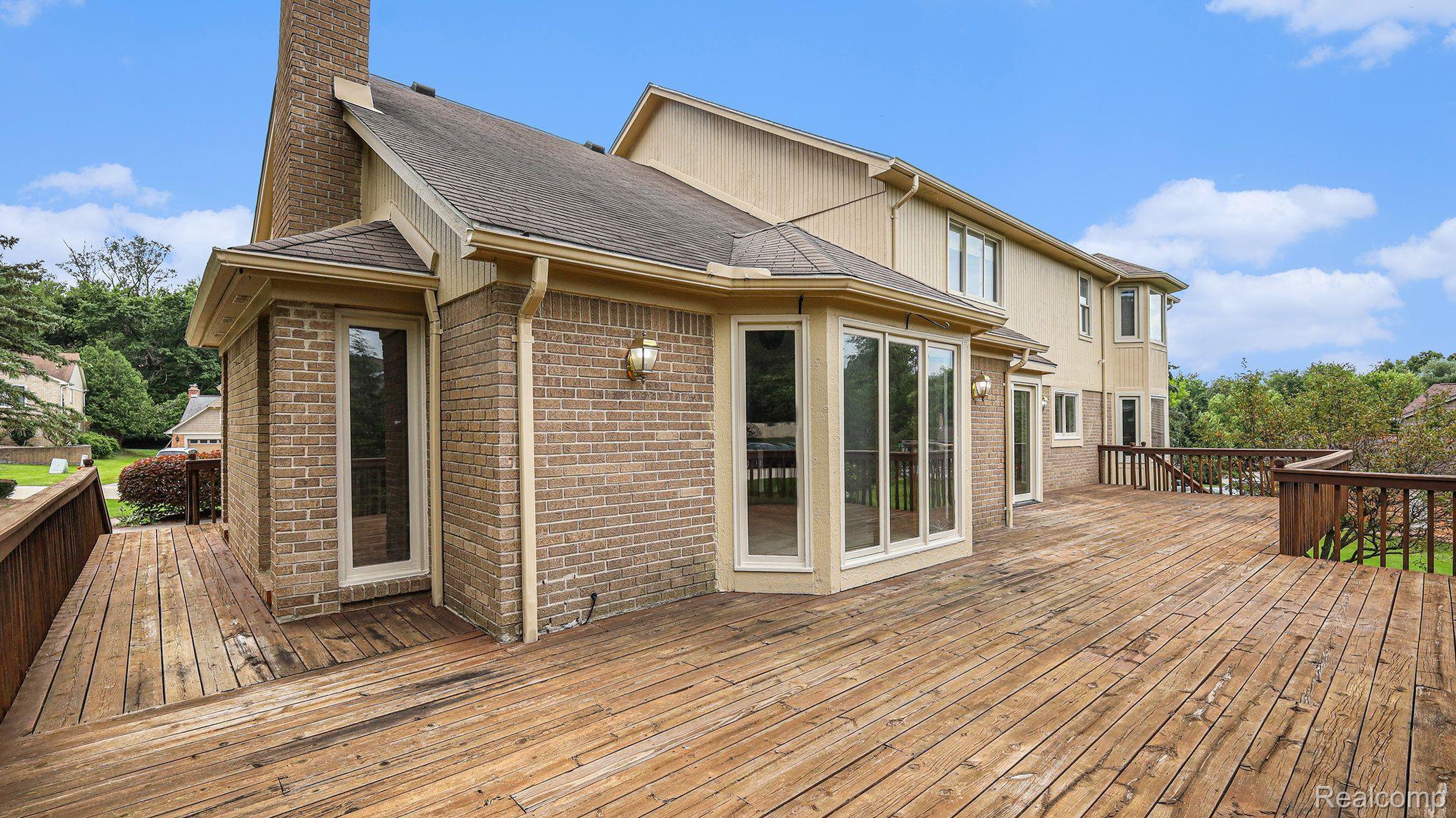 926 Stanford Circle Rochester, MI 48309 - Photo 32 of 46 Gallery Image 32