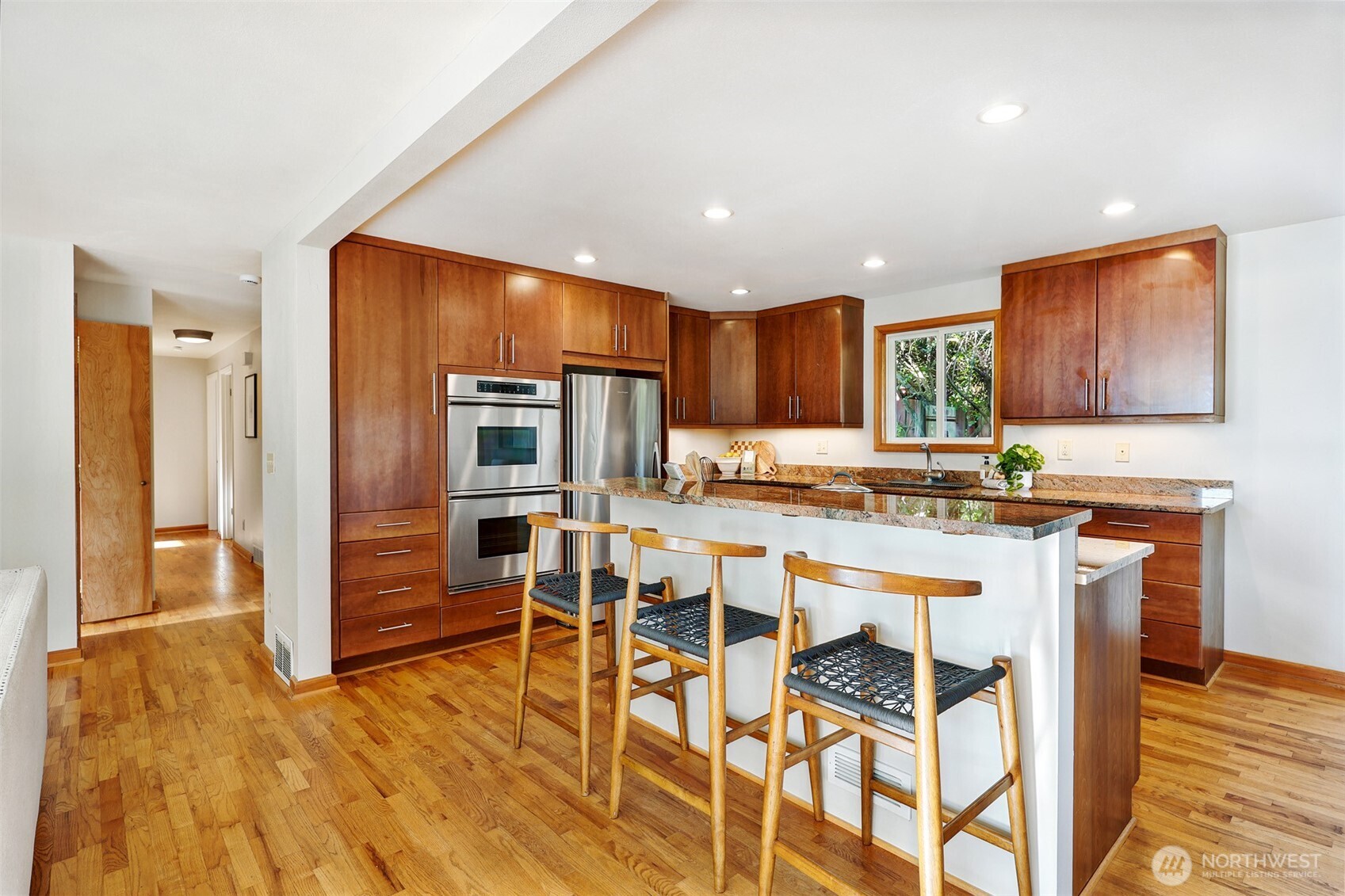 3927 Southwest Frontenac Street Seattle, WA 98136 - Photo 20 of 39