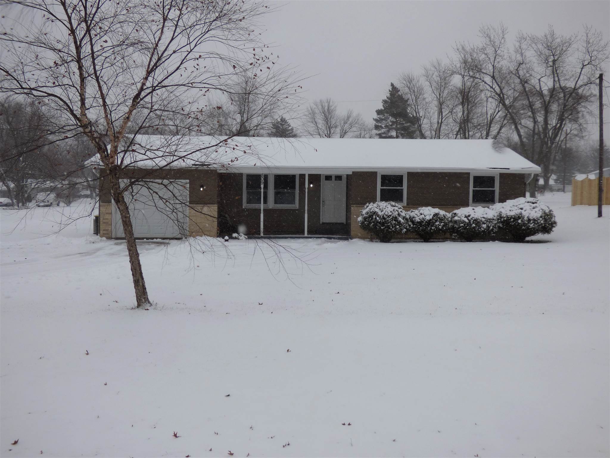 809 South Hadley Road Fort Wayne, IN 46804 - Photo 2 of 21