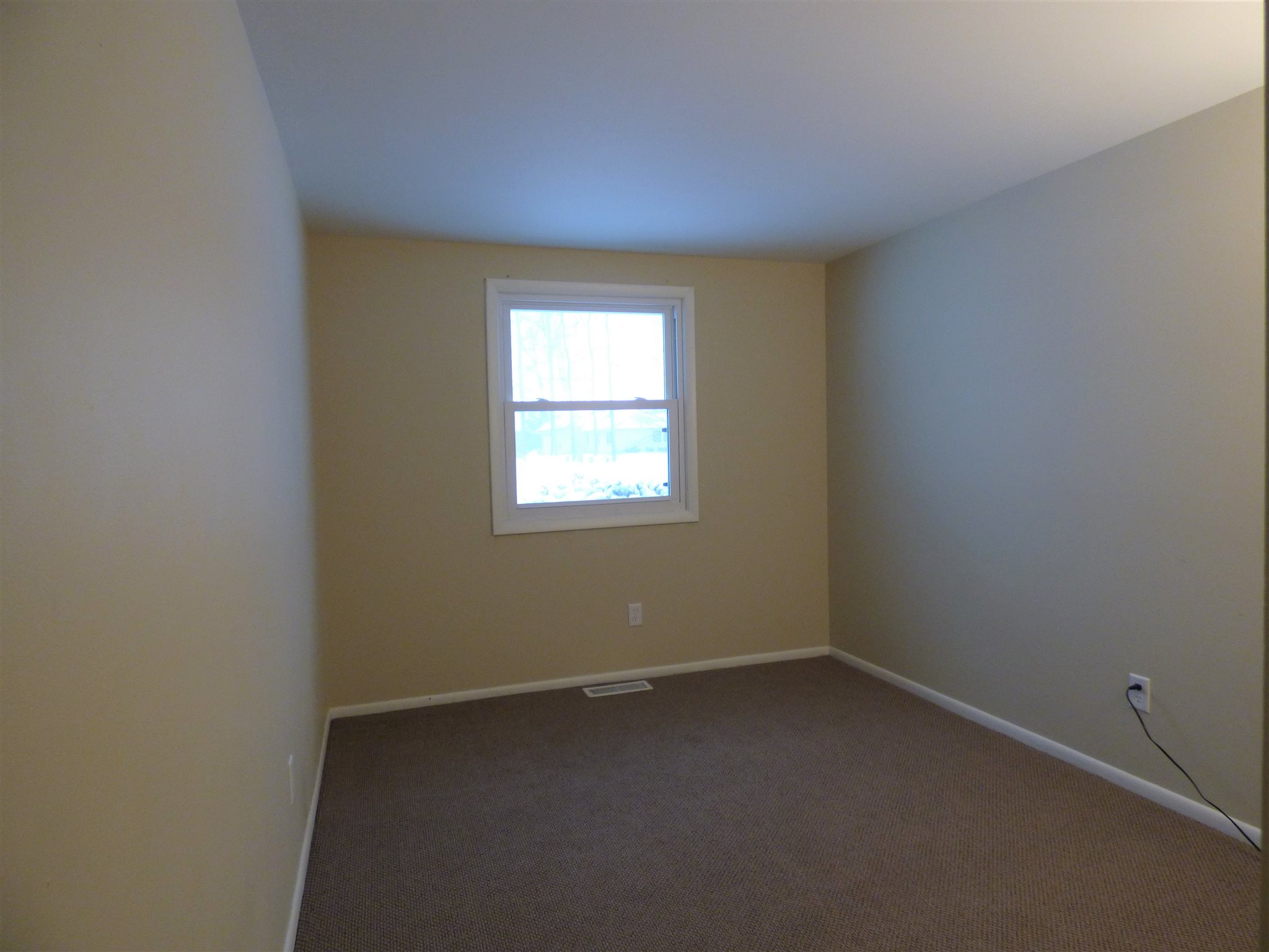 809 South Hadley Road Fort Wayne, IN 46804 - Photo 11 of 21