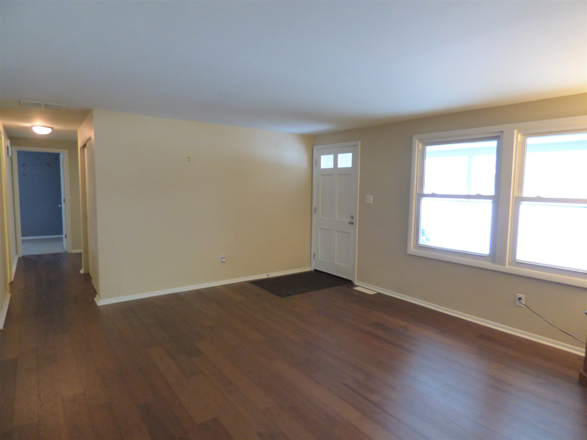 809 South Hadley Road Fort Wayne, IN 46804 - Photo 3 of 21
