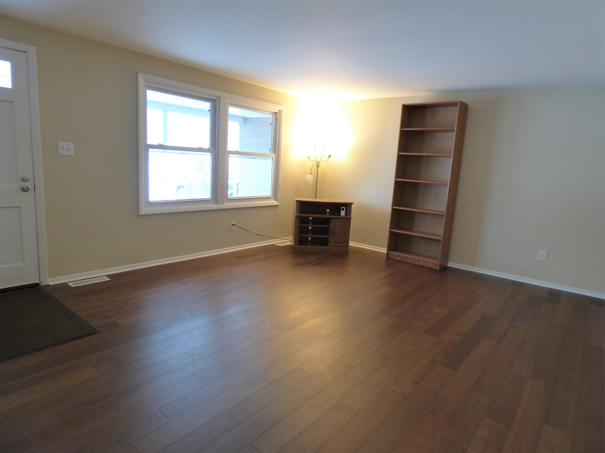 809 South Hadley Road Fort Wayne, IN 46804 - Photo 4 of 21