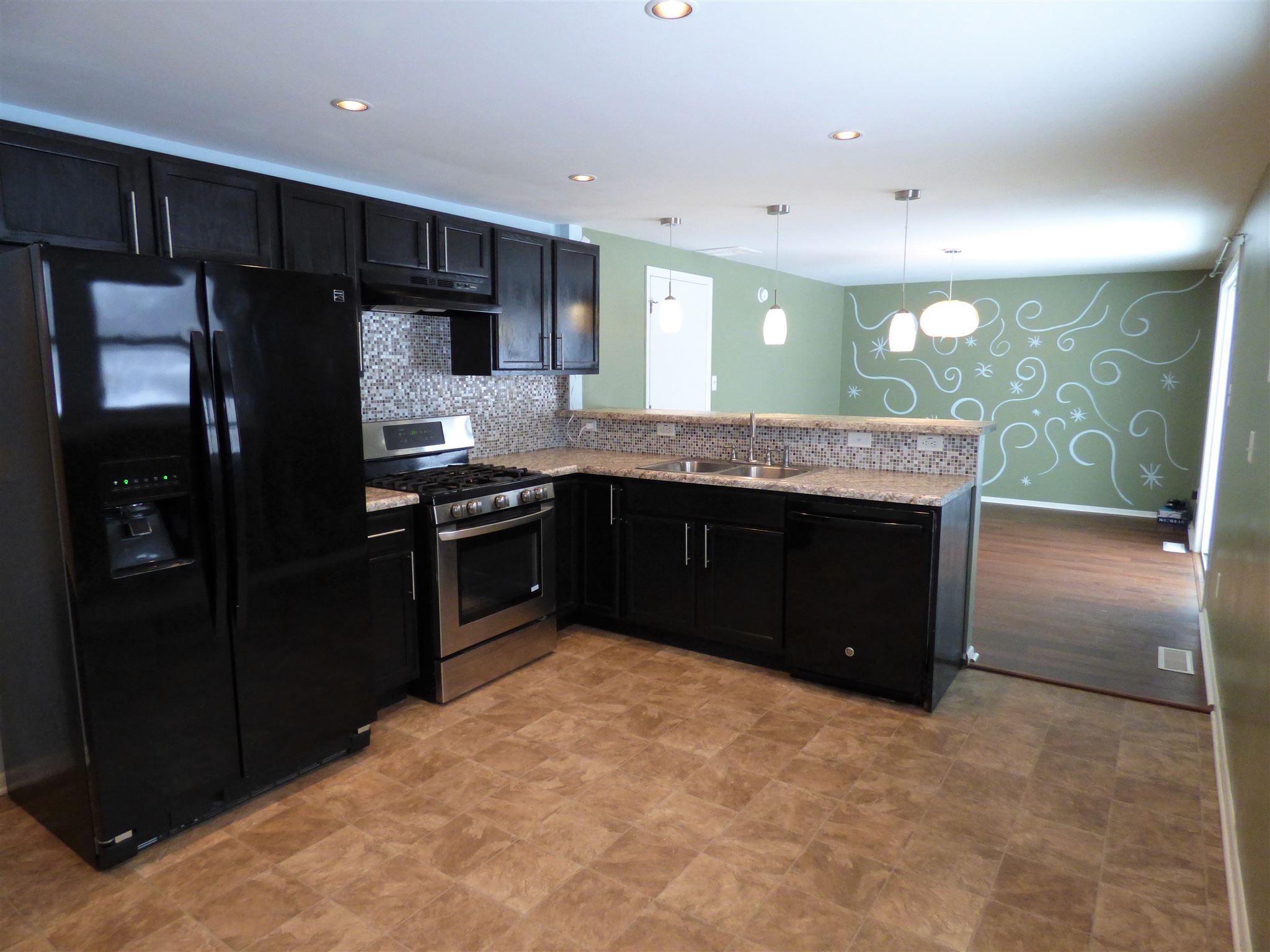 809 South Hadley Road Fort Wayne, IN 46804 - Photo 6 of 21