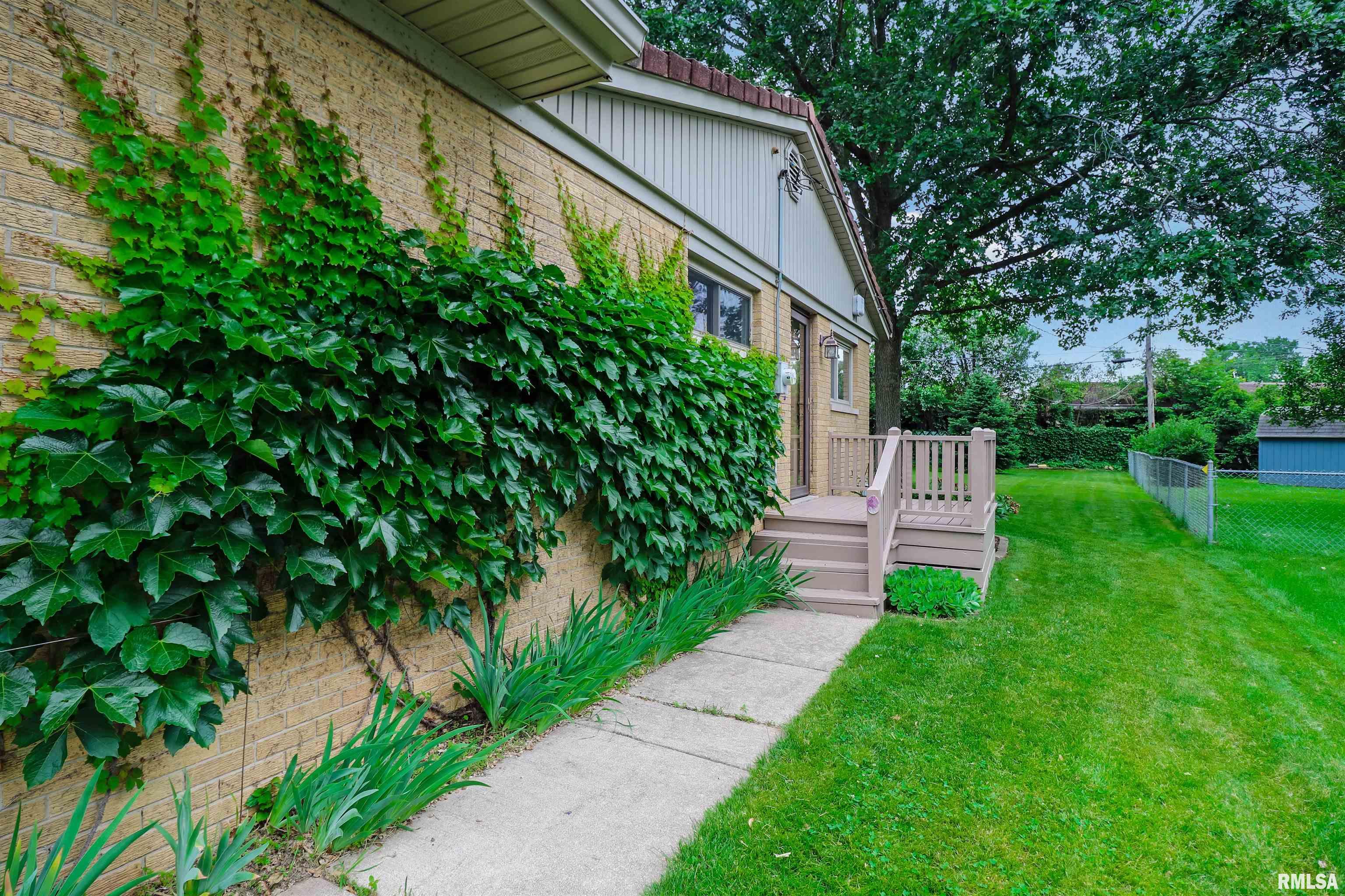 618 West Timber Ridge Drive Peoria, IL 61615 - Photo 29 of 30 Gallery Image 29