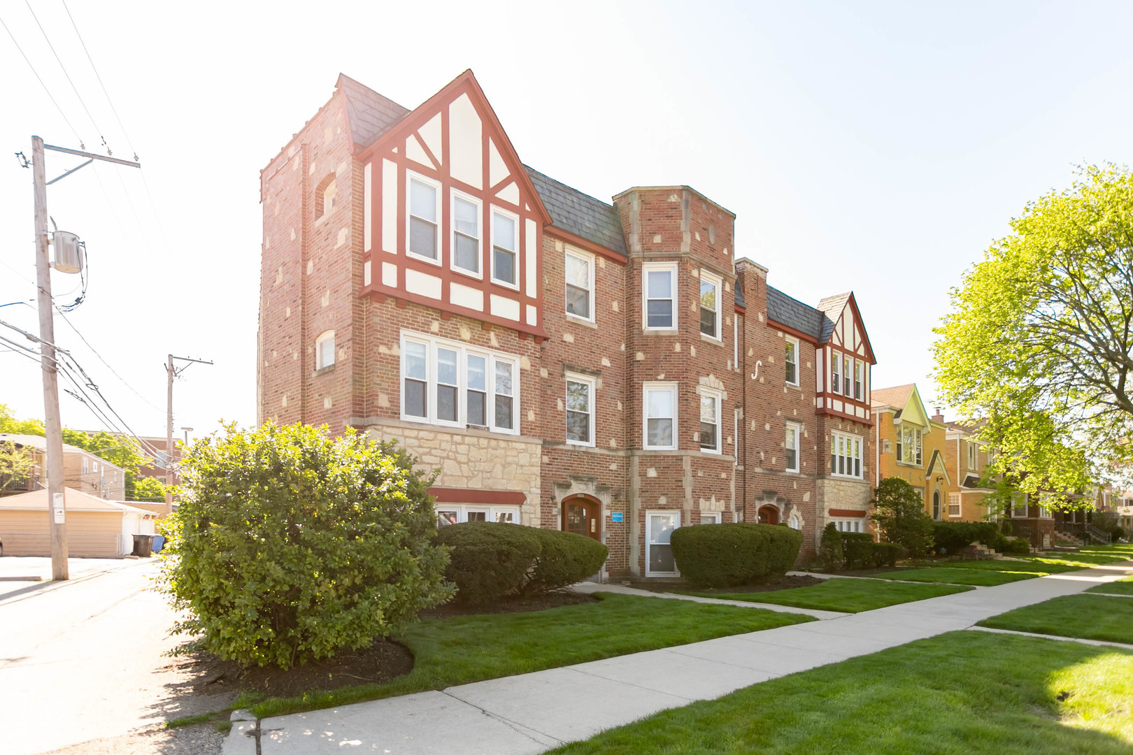4941 North Monitor Avenue, Unit GN Chicago, IL 60630 - Photo 1 of 1 a view of a building