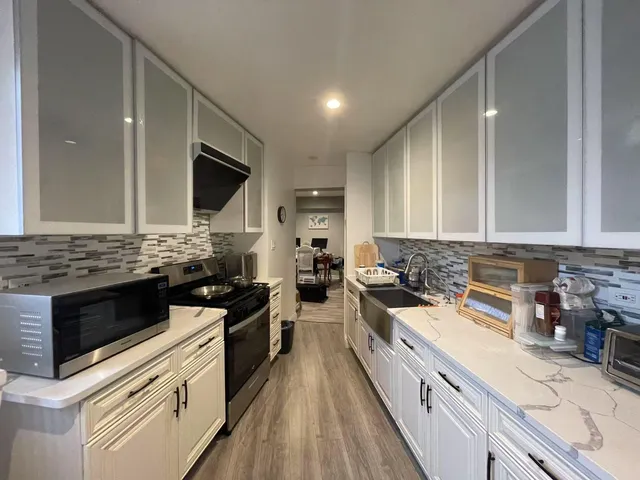 $285,000 | 140-50 Burden Crescent, Unit 4J | Briarwood