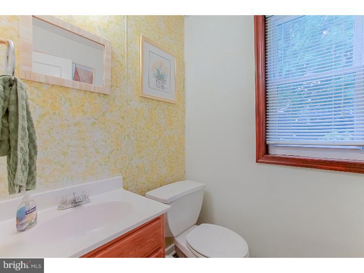 464 Granite Terrace Springfield, PA 19064 - Photo 11 of 24 Half Bath