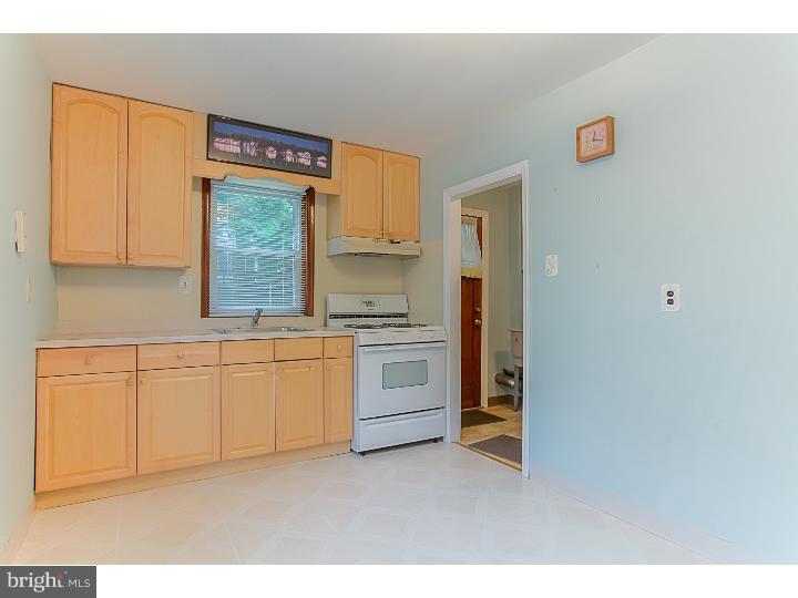 464 Granite Terrace Springfield, PA 19064 - Photo 8 of 24 Kitchen