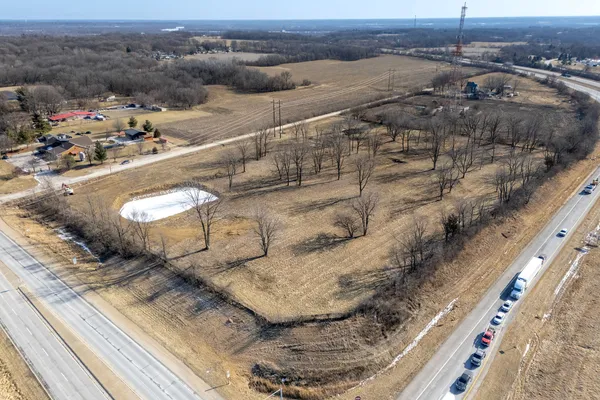 a view of yard with trees