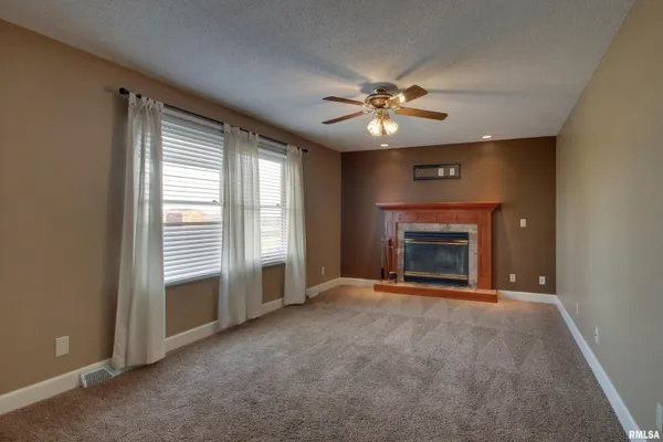 $279,900 | 4915 Sunview Drive, Quincy, IL 62305