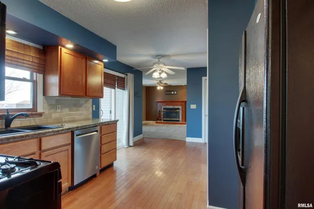 $284,500 | 4915 Sunview Drive, Quincy, IL 62305