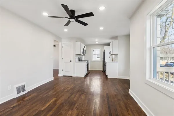 $315,000 | 5112 Maple Avenue, Mission, KS 66202