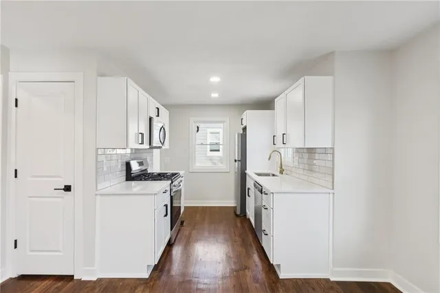 $325,000 | 5112 Maple Avenue, Mission, KS 66202