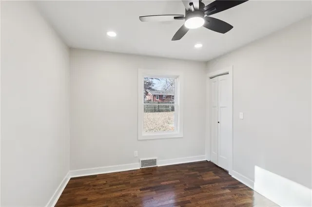 $325,000 | 5112 Maple Avenue, Mission, KS 66202