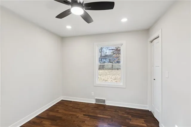 $325,000 | 5112 Maple Avenue, Mission, KS 66202