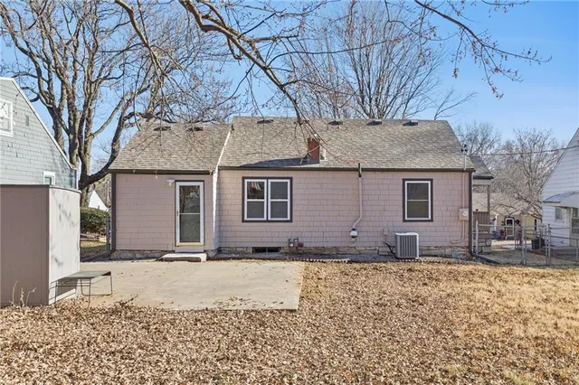 $325,000 | 5112 Maple Avenue, Mission, KS 66202