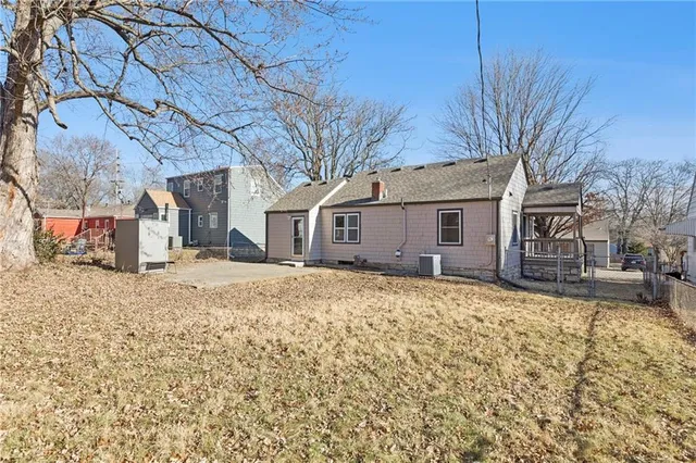 $325,000 | 5112 Maple Avenue, Mission, KS 66202