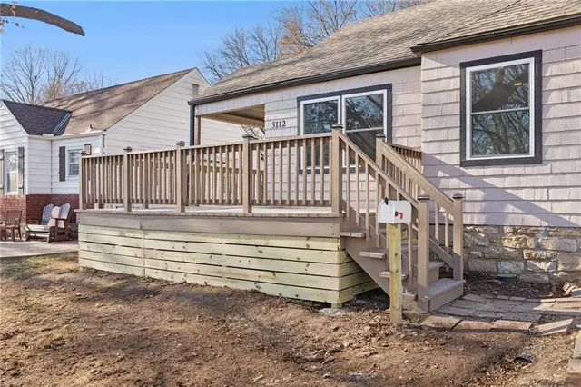 $325,000 | 5112 Maple Avenue, Mission, KS 66202