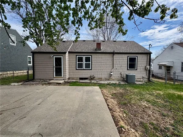 $315,000 | 5112 Maple Avenue, Mission, KS 66202