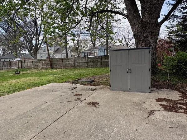 $315,000 | 5112 Maple Avenue, Mission, KS 66202