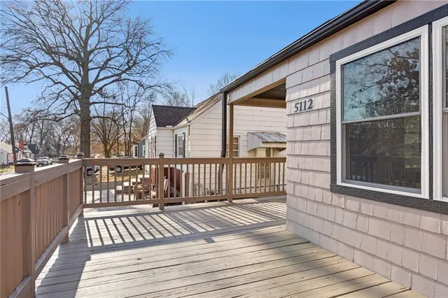 $325,000 | 5112 Maple Avenue, Mission, KS 66202