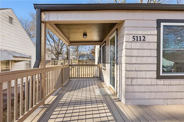 $325,000 | 5112 Maple Avenue, Mission, KS 66202