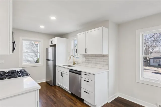 $325,000 | 5112 Maple Avenue, Mission, KS 66202