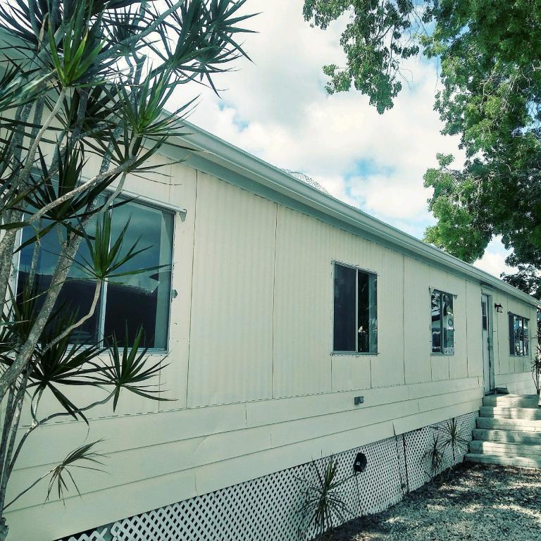 12 Grassy Road Key Largo, FL 33037 - Photo 1 of 25 12 Grassy Ext